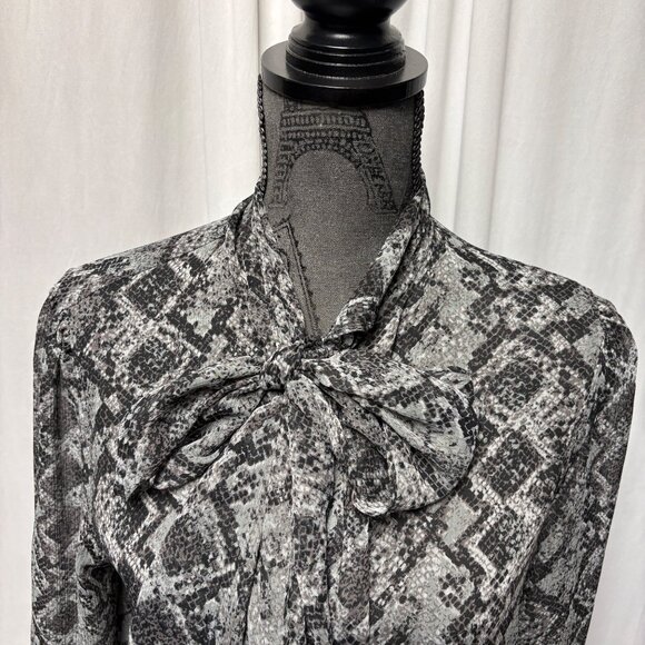 Violet & Claire Blouse Womens Size Large Snake Print Sheer Long Sleeve Neck Tie - Picture 2 of 10